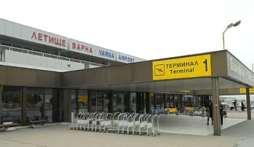 Самолет излезе от пистата във Варна (ВИДЕО)