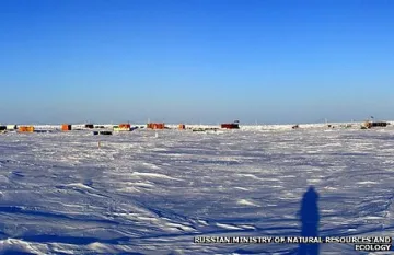 Русия евакуира изследователска станция в Арктика