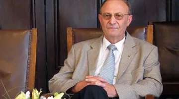 Професорът-дипломат, който разказва истории