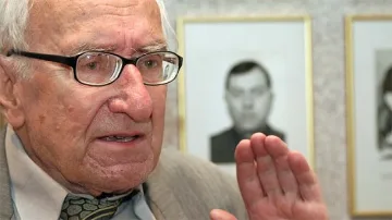 Проф. Овчаров си отиде на 82 г.