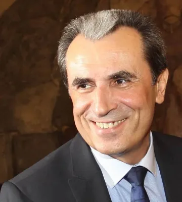 Професори стискат палци на Орешарски