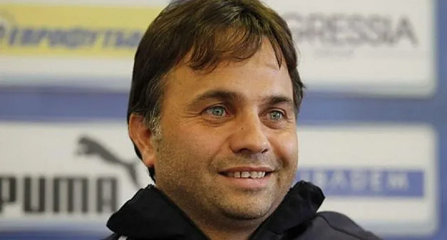 Треньорът на "Левски" лепял гипсокартон