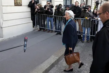 Кристин Лагард се яви пред френски съд