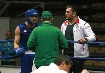 Кобрата печели мач с Кличко и при отбой на Фюри