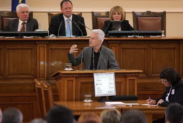 Сидеров: При гласуването за правителство може и да се регистрираме 