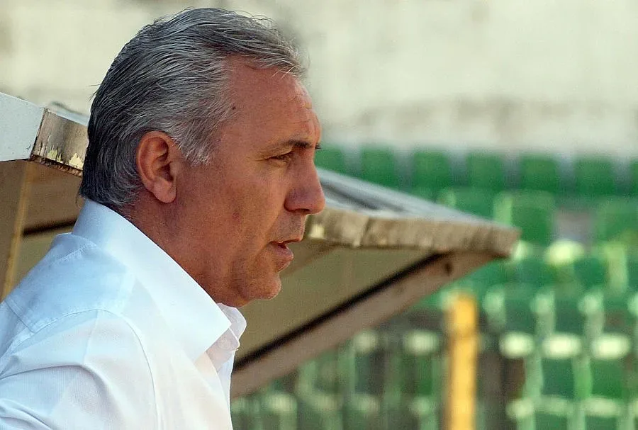 Стоичков: Оня с перуката е боклук, ще хвана да го пребия