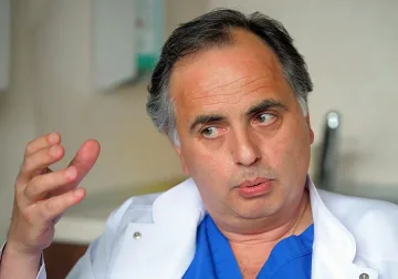 След 24 г.: Топхирург смени Германия за "Сити клиник"