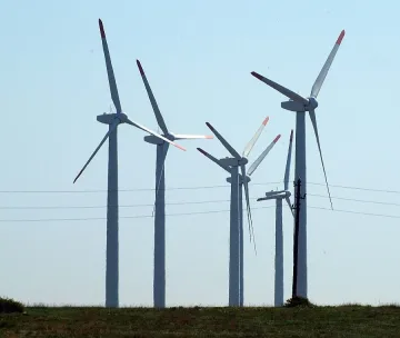 Натискат заводите да купуват зелена енергия