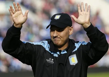 Официално: Стилиян Петров започва работа като треньор във "Вила"