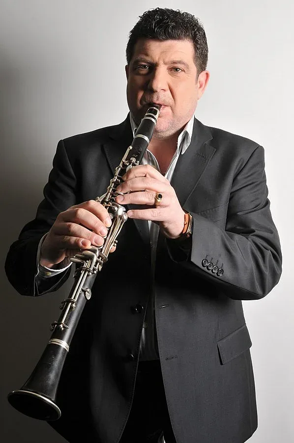 Илия Илиев – Професора учи студенти на кларинет