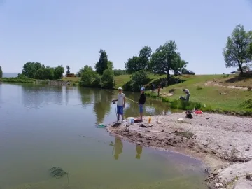 Малки въдичари мериха сили в състезание