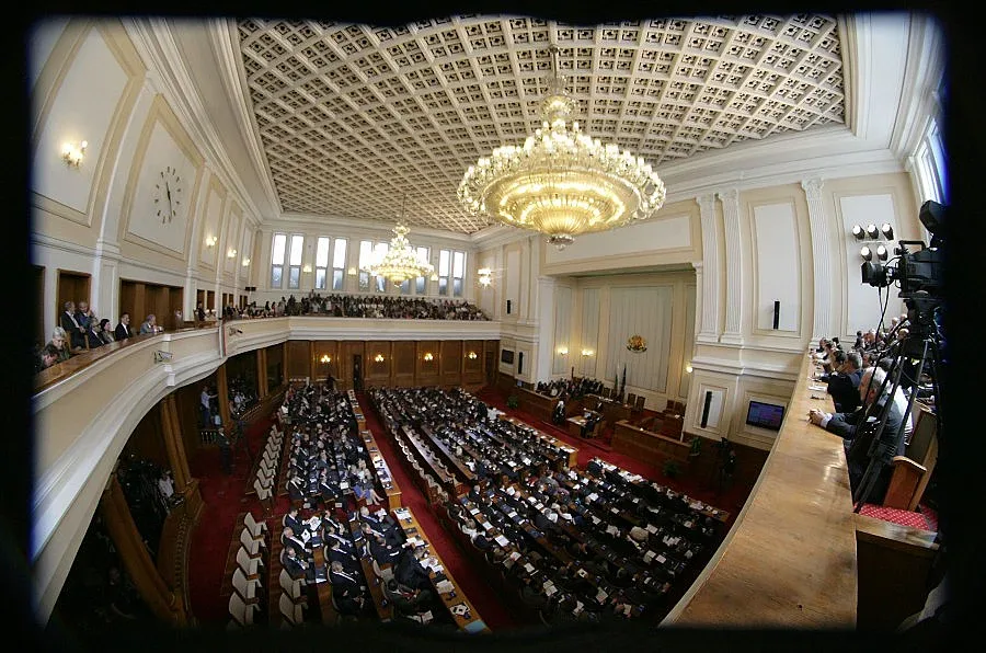 Редят правилника на парламента