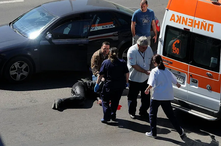 Приемната майка на Анджело се крие от линч