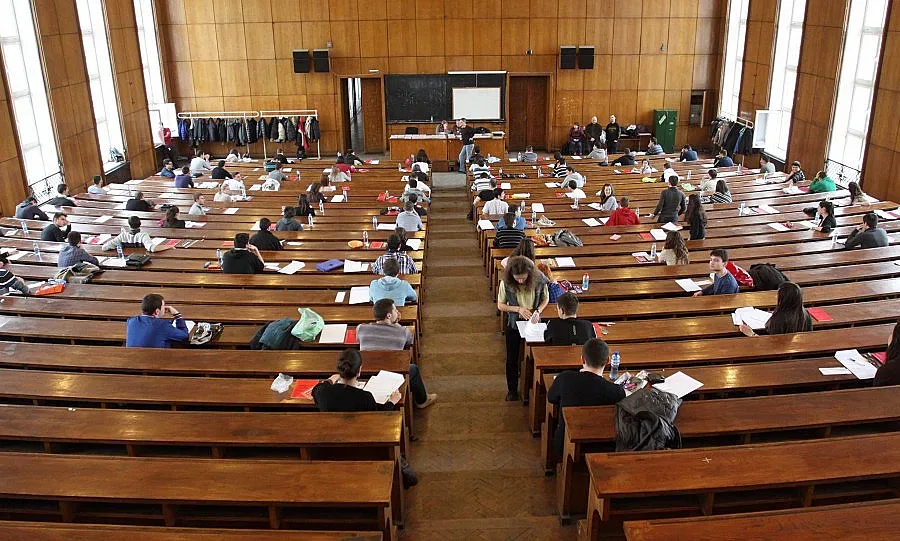 "Заточеници" на Яворов мъчи зрелостниците