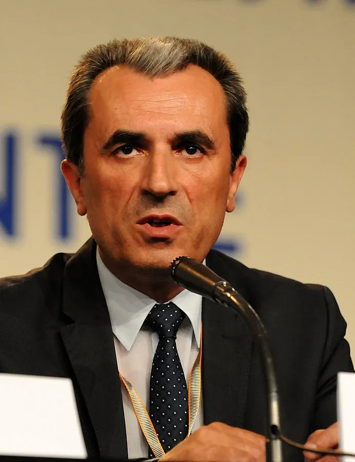 Орешарски се готви за маратон