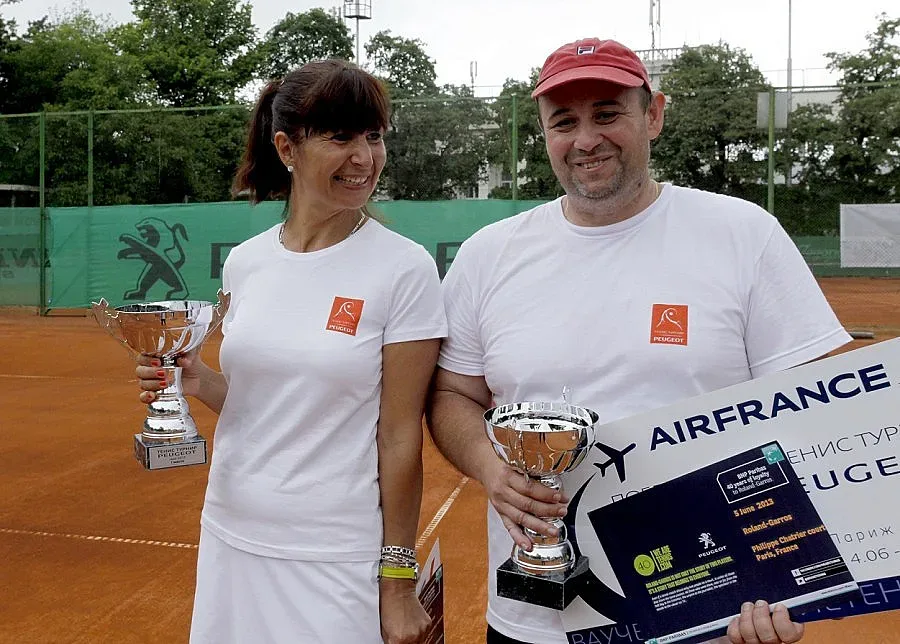 "Пежо" праща шампиони на "Ролан Гарос"