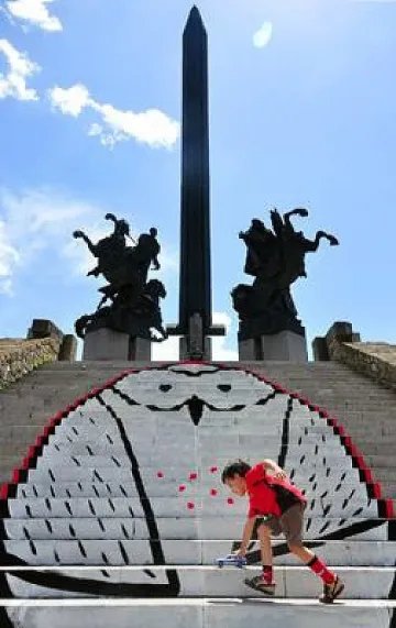 Изтриват странната птица пред "Асеневци"