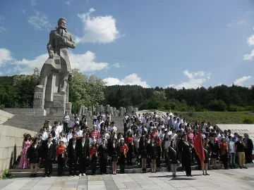 Кърджалийски ученици положиха Ботева клетва в Калофер 