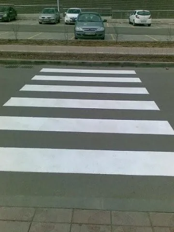 Футболен национал удари ученичка на пешеходна пътека