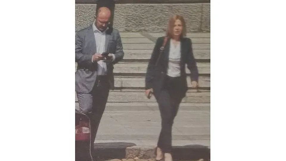 Фандъкова като принцеса! С каква раница ходи