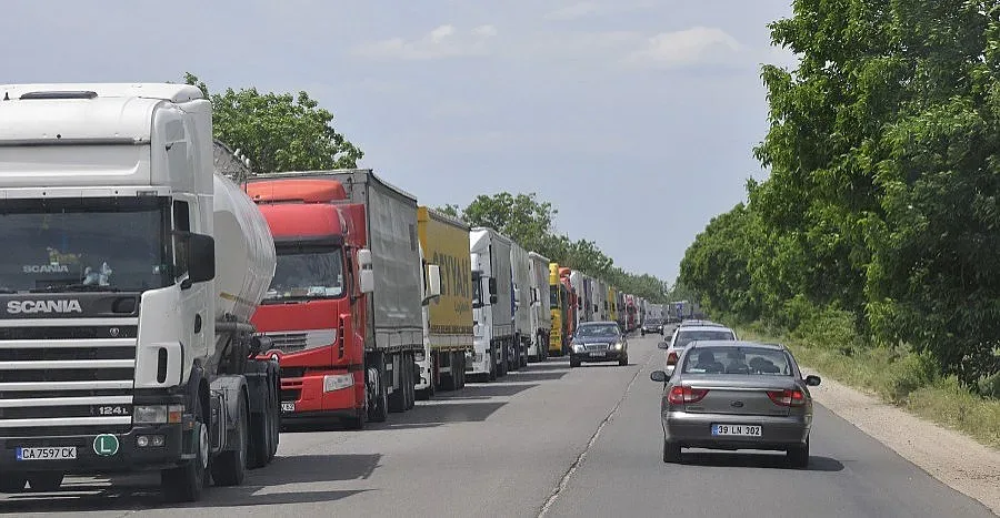 Турски министър плаши превозвачите ни с Брюксел