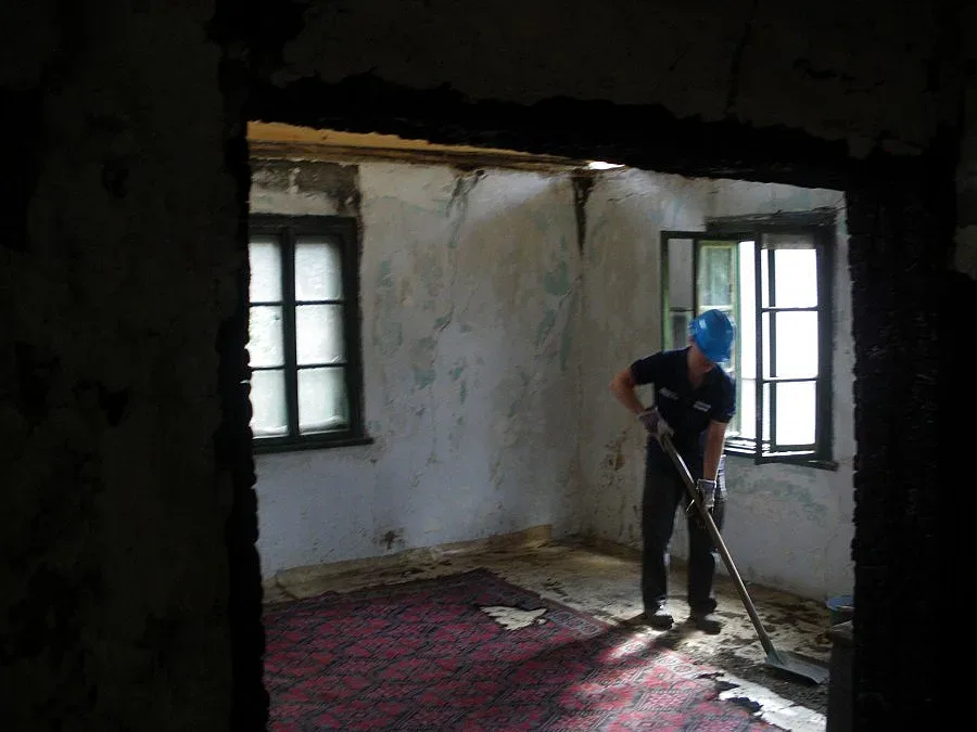 Година след труса Перник е в руини