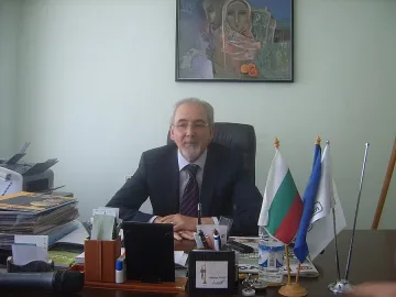 Местан: Държавата да се превърне от рекетьор в партньор