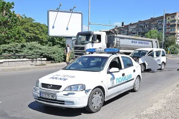 Рецидивист вади пищов на полицаи