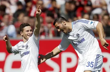 "Шалке 04" хвана влака за Шампионската лига 