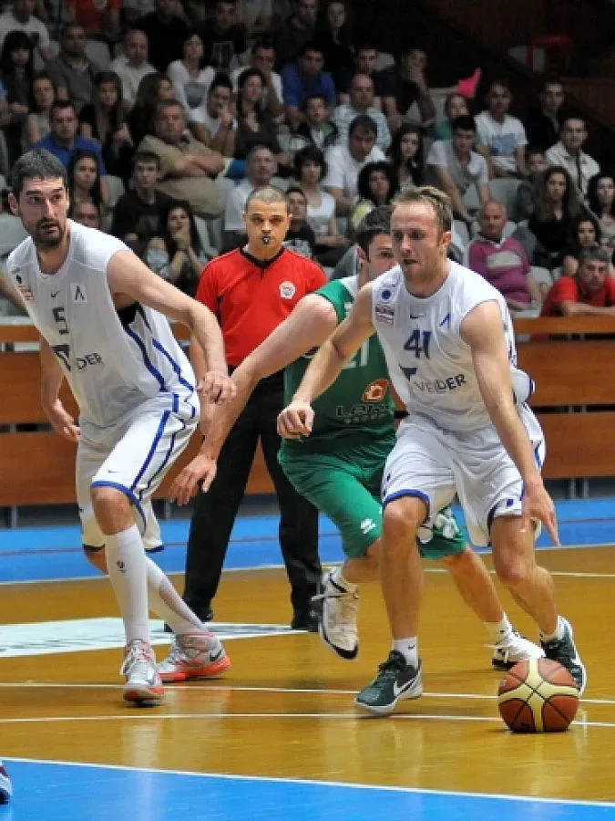 "Левски" се класира за финала с драма