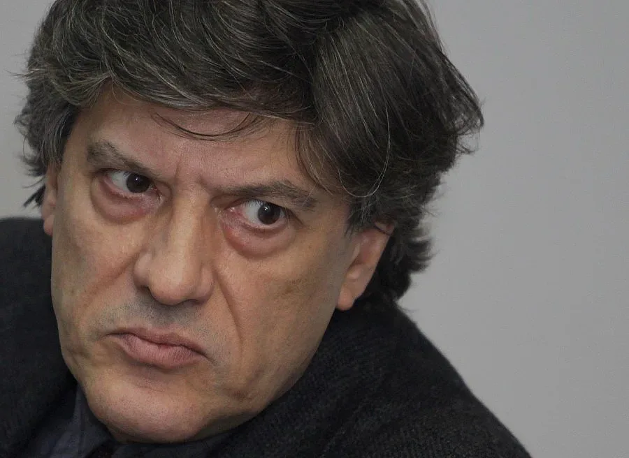 Гълъбов: Игри, не програми, диктуват кабинета