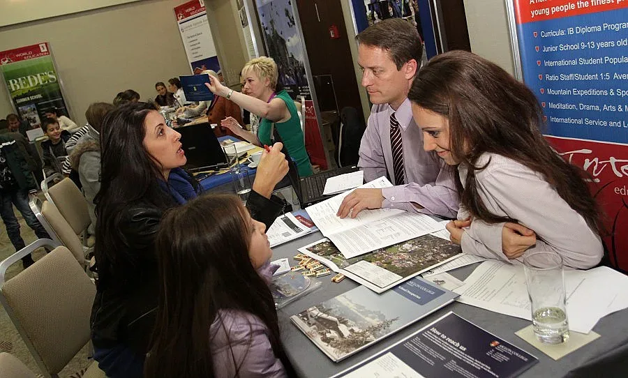 Цените в Оксфорд за българи са на половин цена