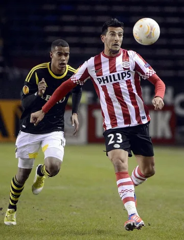 "Фулъм" привлече за постоянно конкурента на Станислав Манолев 