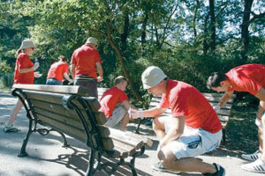 150 служители на Мтел полагат доброволен труд