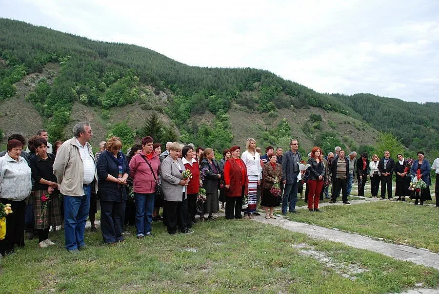 Социалисти почетоха паметта на убити партизани