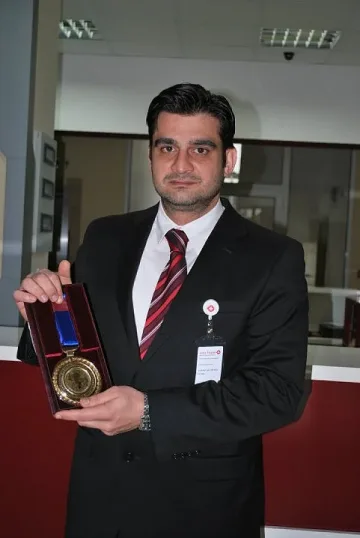 Депутат с рода от 3 континента