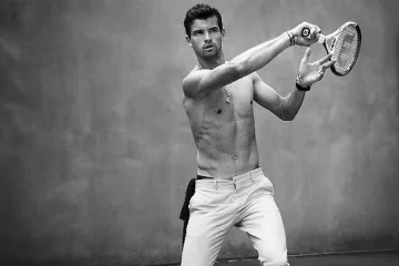 Гришо се съблече гол за ЧРД