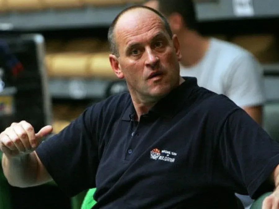 След 15 години отново пети мачове в баскета