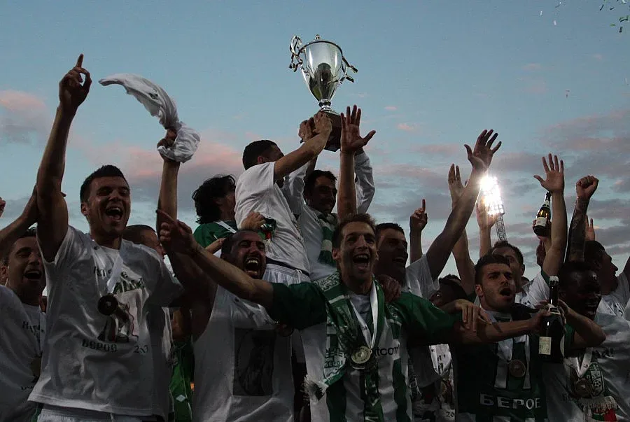 Ицо теши Мариян и Митов