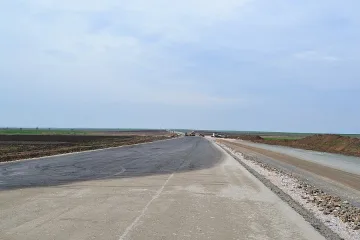 Приключи 2/3 от рехабилитацията на две пътни отсечки в Кърджалийско