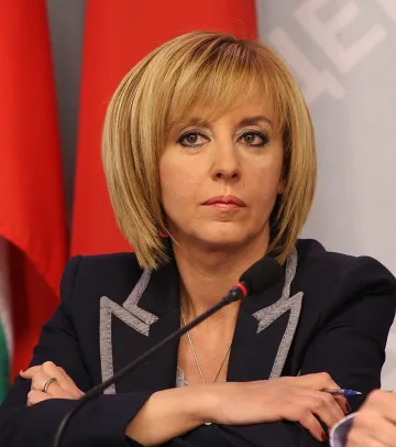 Манолова държала под око "Мултипринт" преди изборите