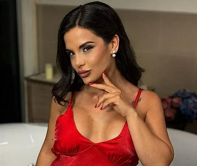 Ами сега?! Кой плати силикона на Ивка Бейбе