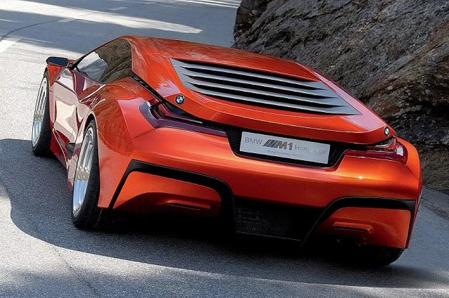 BMW пуска суперкола за 250 000 евро