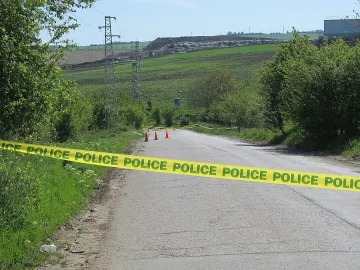 Ученици откриха гол труп