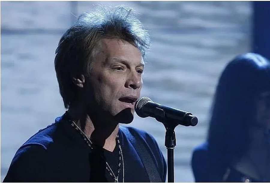 Бон Джоуви прекъснаха концерта по здравословни причини