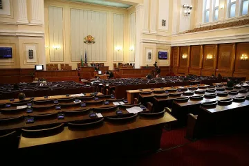 Патриархът благославя депутатите
