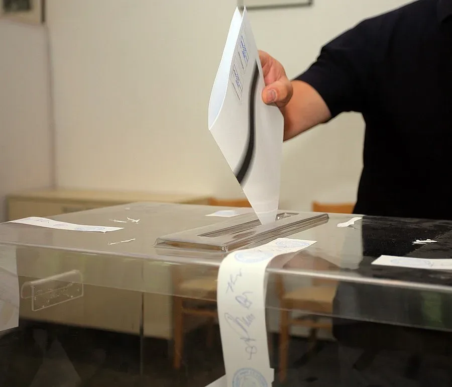 3 хиляди снимали за кого гласуват