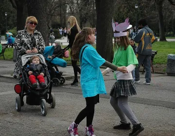 Почти 900 деца напуснали училище във Варна