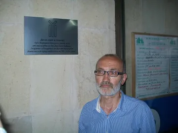 Туристи вградиха капсула с пръст от гроба на Кубрат