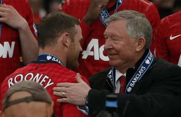 Феновете освиркват Рууни, "Челси" и ПСЖ го чакат